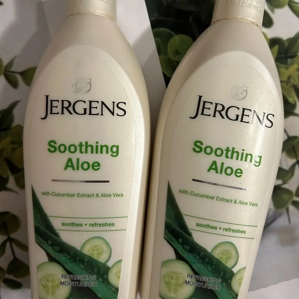 🛍️Jergens Soothing Aloe Moisturizer with cucumber 🥒 Extract and Aloe Vera🔥
